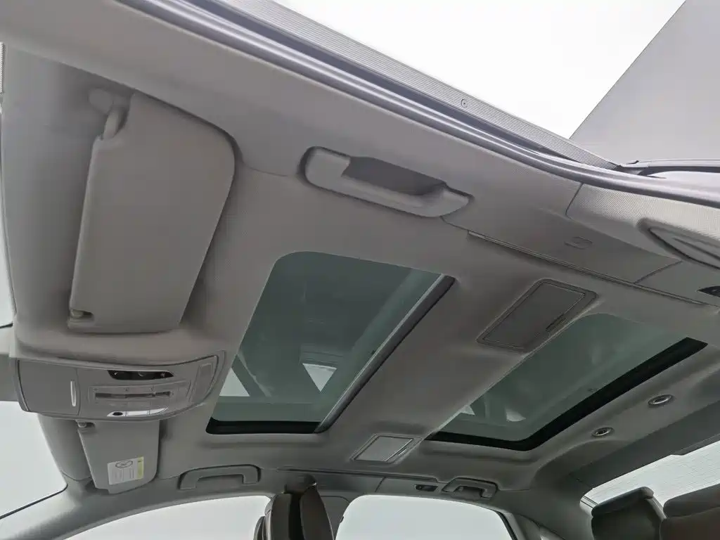 Photo 14 - Audi A8