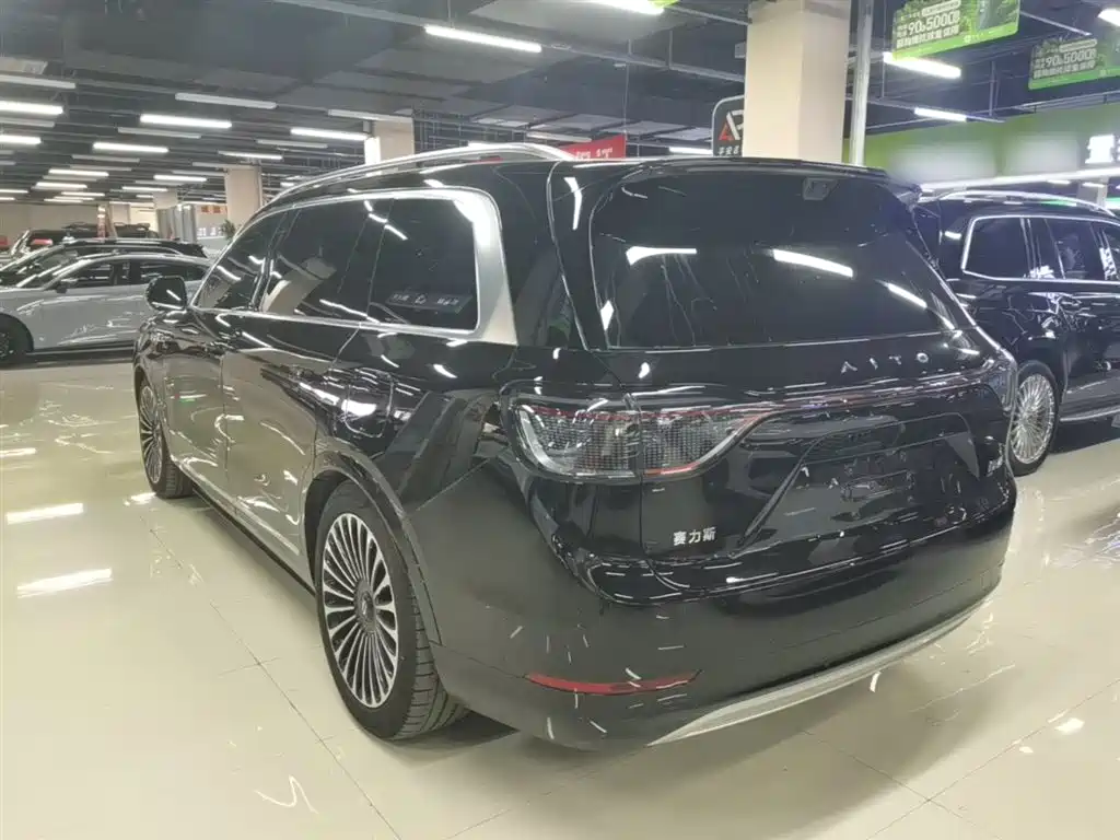 AITO Wenjie AITO M9 2025 Extended Range Ultra 52kWh 5-Seater фото 5