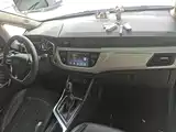 Фото 10 - Geely Vision X3