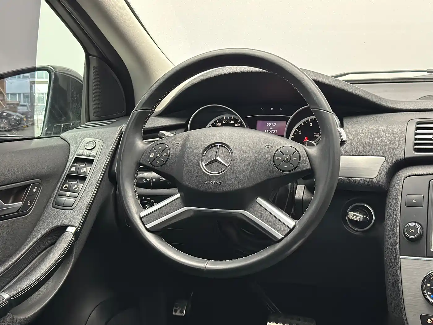 Mercedes-Benz R-Class 2015 R 320 4MATIC Luxury фото 31