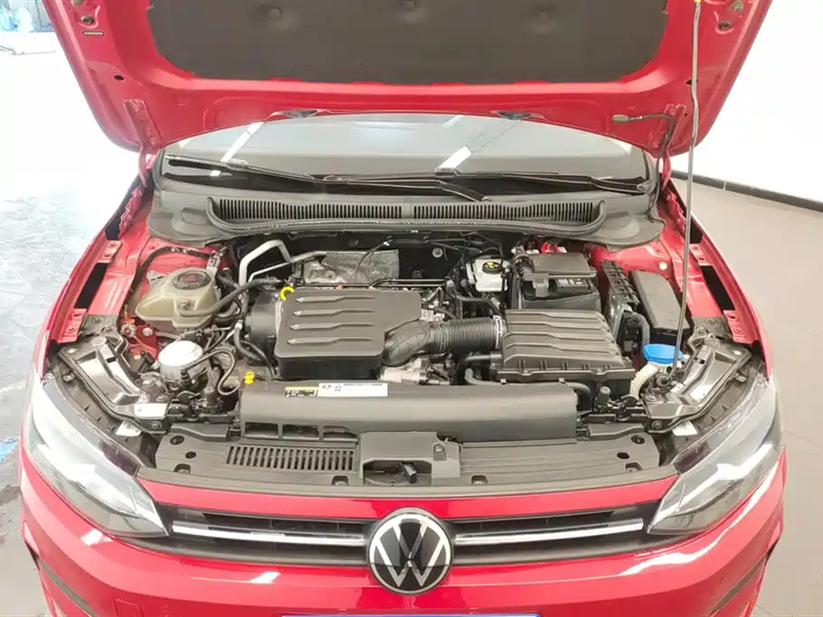 VOLKSWAGEN POLO