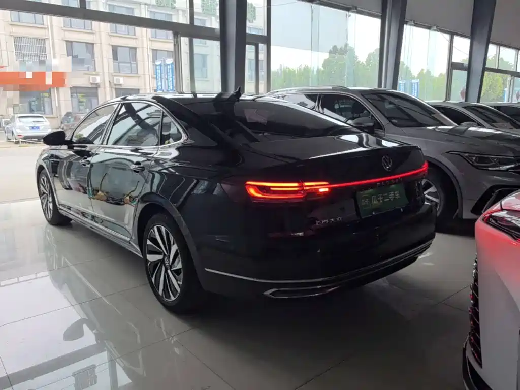 Photo 5 - Volkswagen Passat