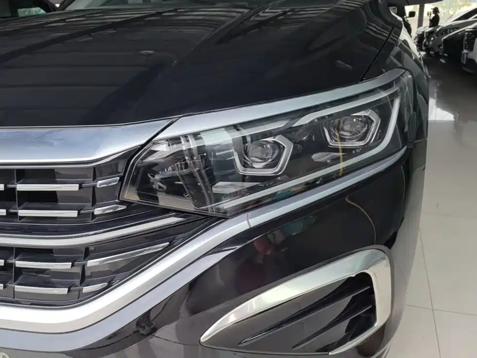 Photo 24 - Volkswagen Passat