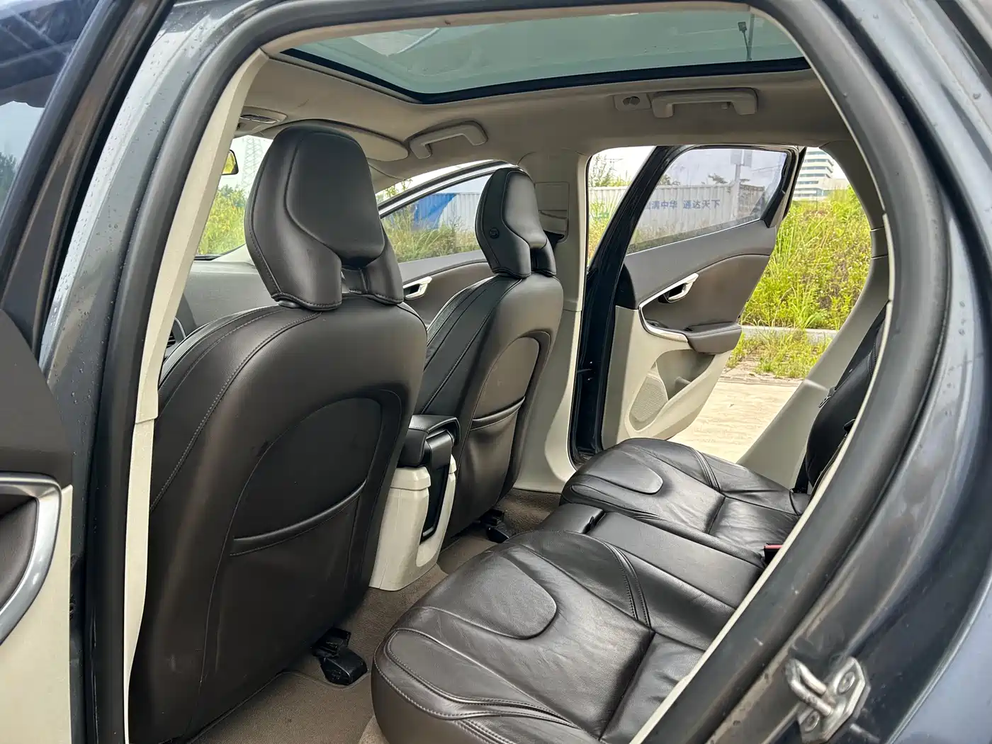 Volvo V40 2016 2014 2.0T Zhiya Edition