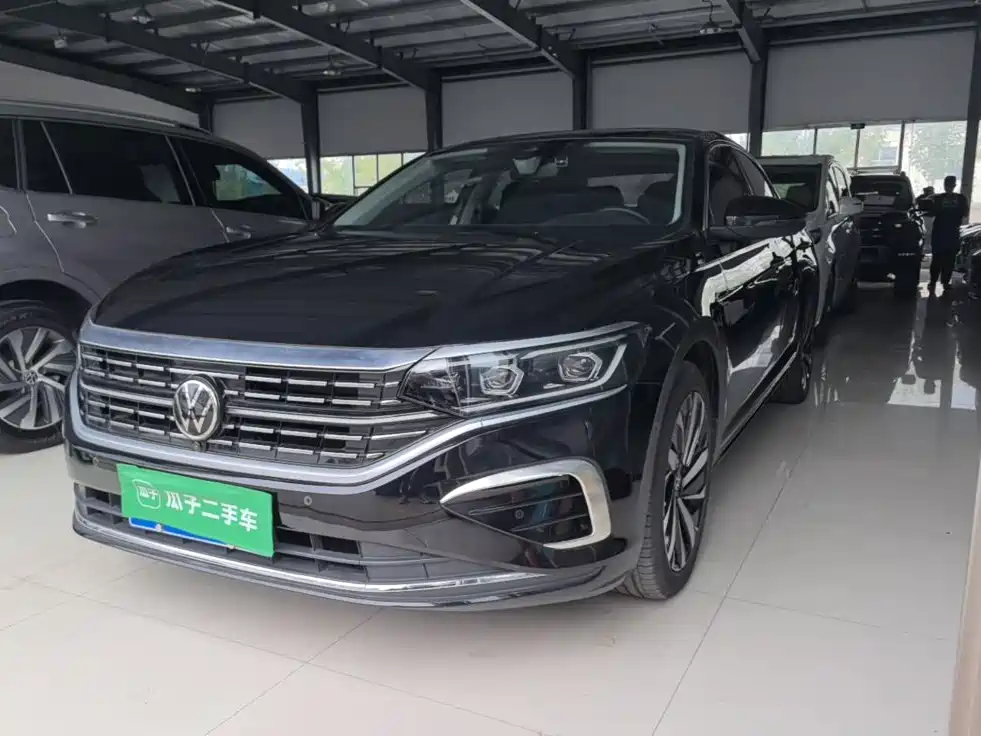 Photo 1 - Volkswagen Passat