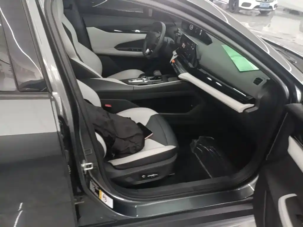 Changan UNI-V iDD 2025 2024 Blue Whale Smart iDD 136km Smart Cool