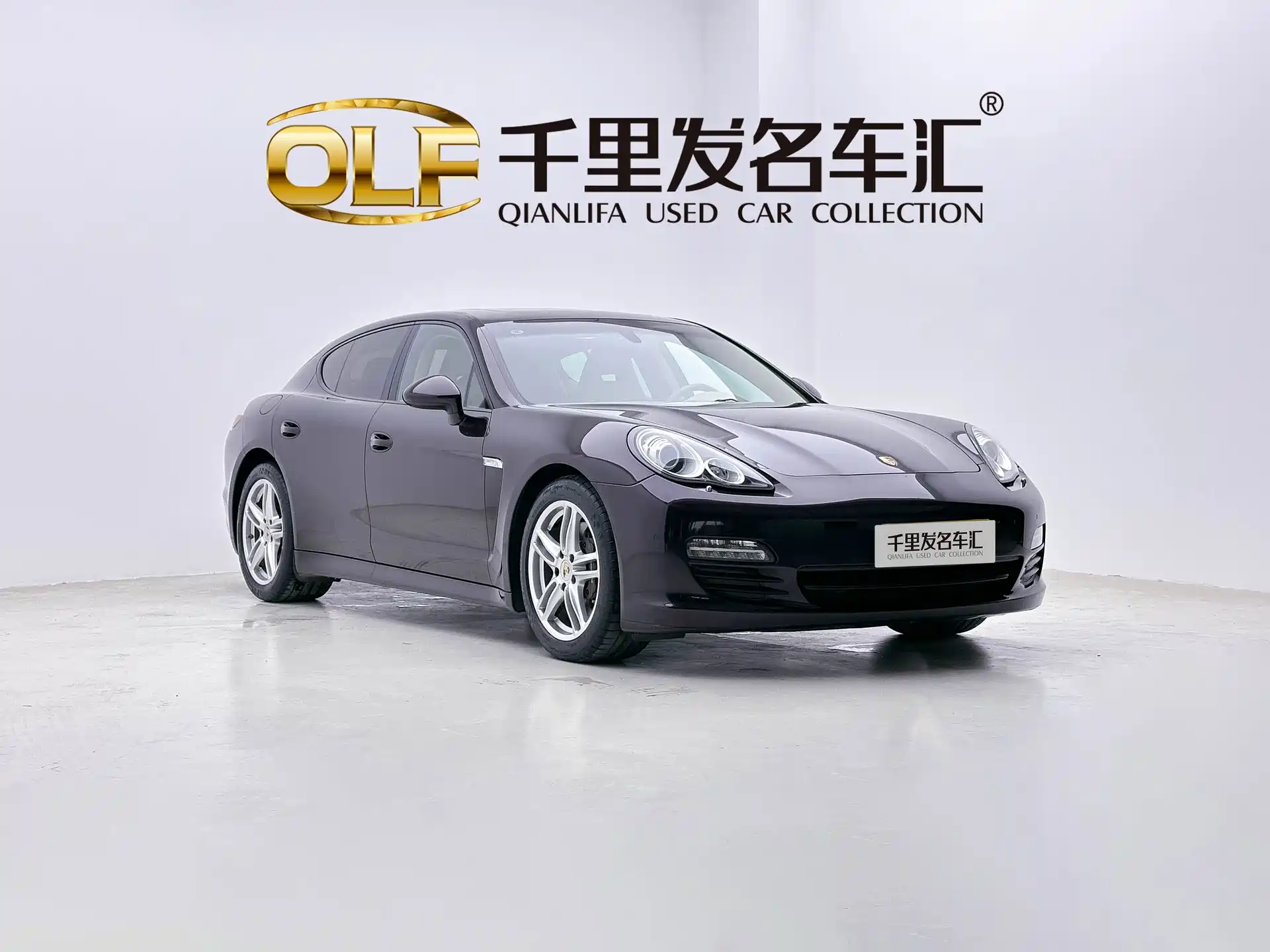 Photo 3 - Porsche Panamera