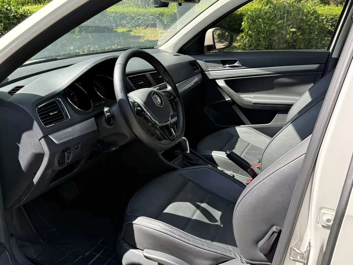 Volkswagen Lavida Tour 2015 230TSI DSG Comfort Edition фото 7