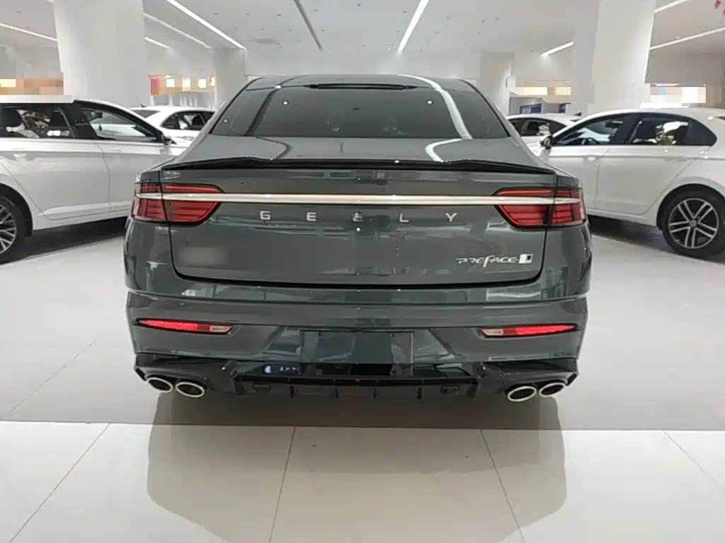 Фото 6 - Geely Preface