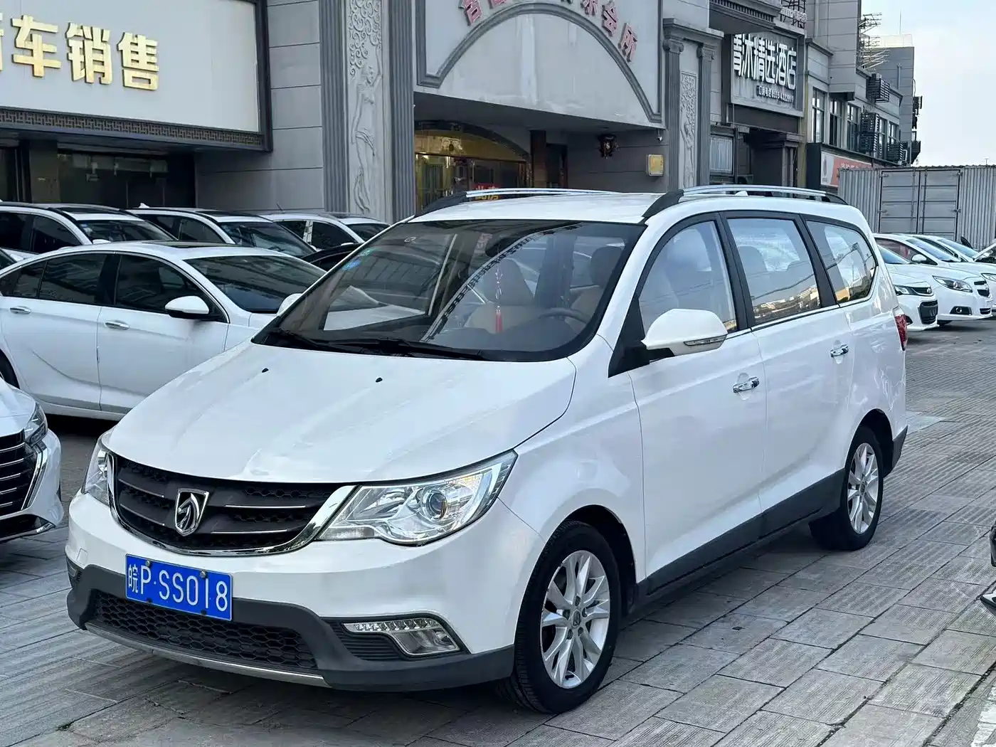 Baojun 730 2015 2014 1.5L Manual Comfort 7-seater