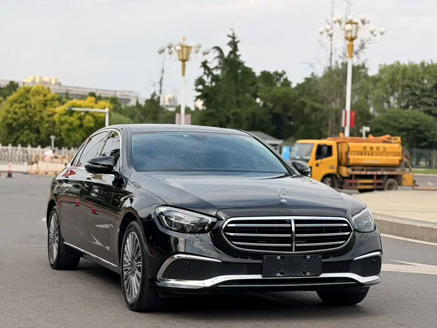 MERCEDES-BENZ E-CLASS