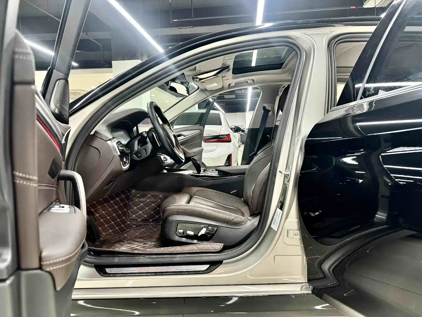 BMW 5 Series 2022 530Li xDrive Luxury Package фото 10