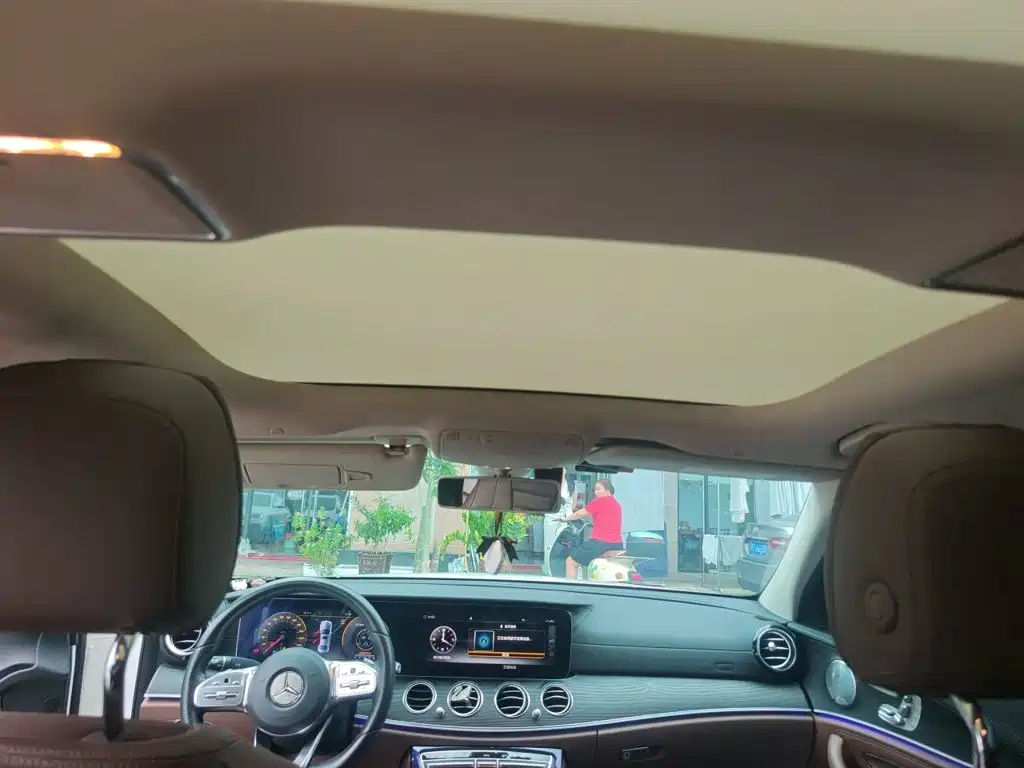 صورة 19 - Mercedes-Benz E-Class
