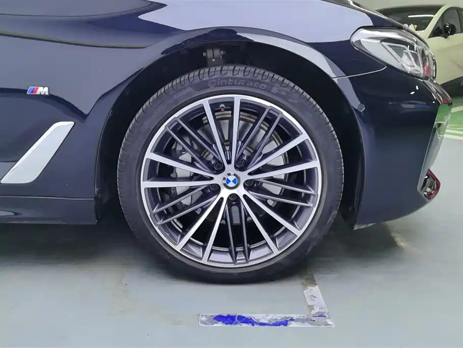 BMW 5 Series 2022 Facelift 530Li Leading M Sport Package фото 6