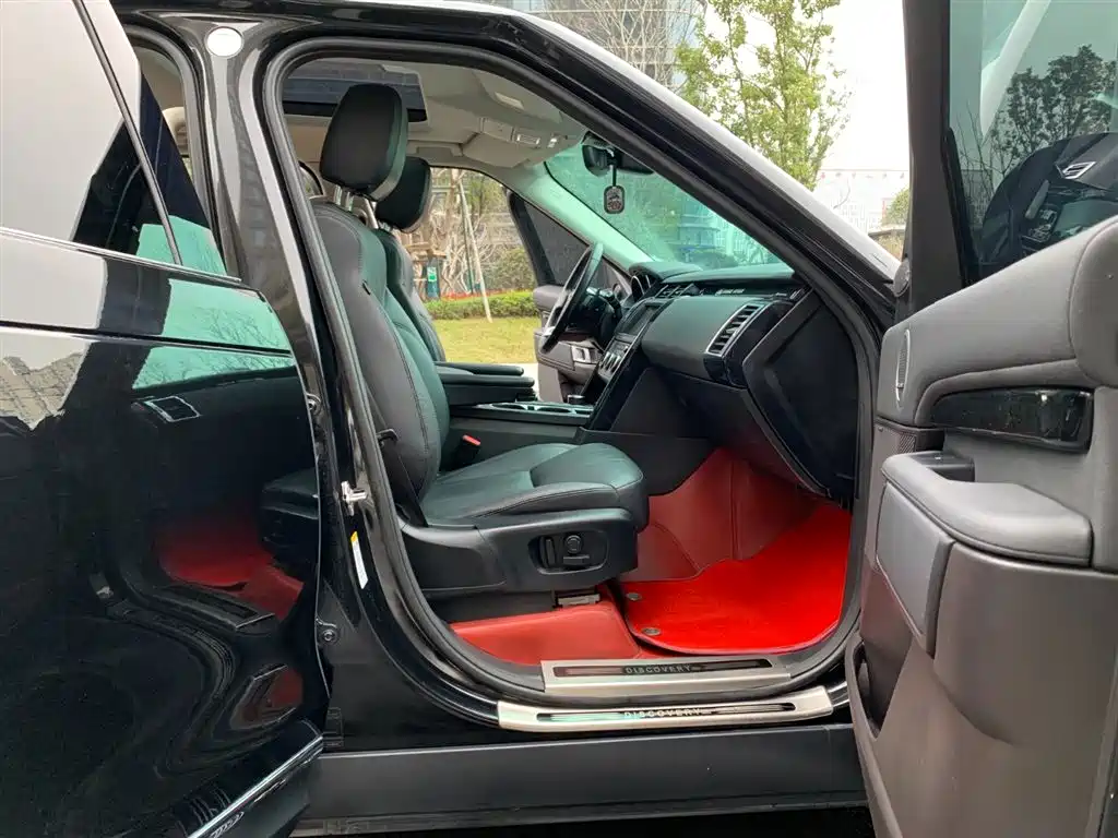 Land Rover Discovery 2019 2.0T SE фото 13