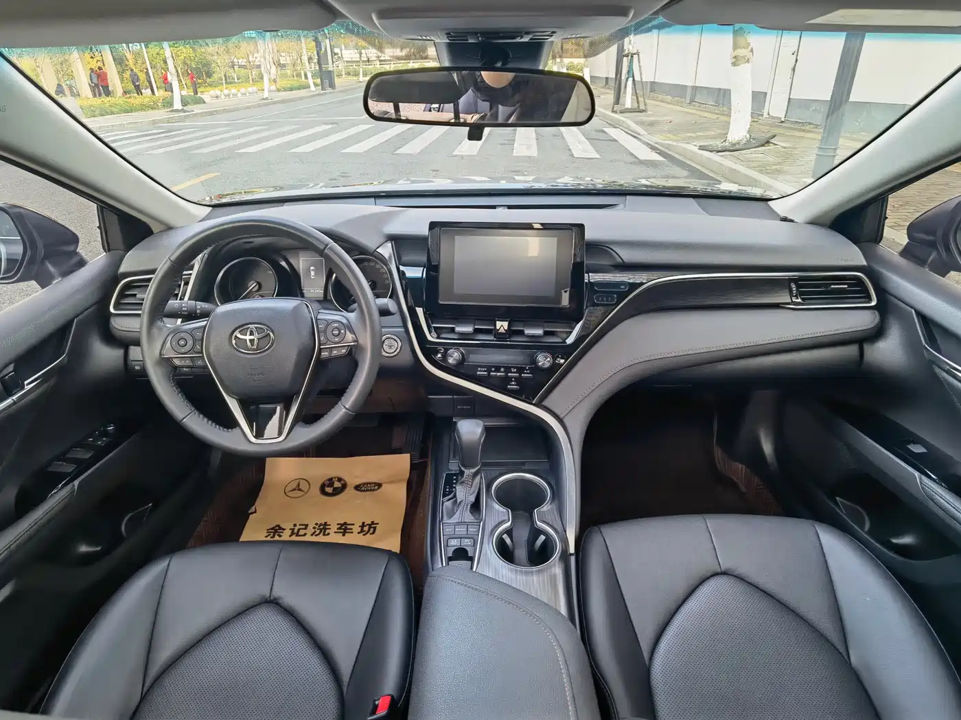 Toyota Camry 2023 Hybrid 2.5HGVP Leading Edition фото 9