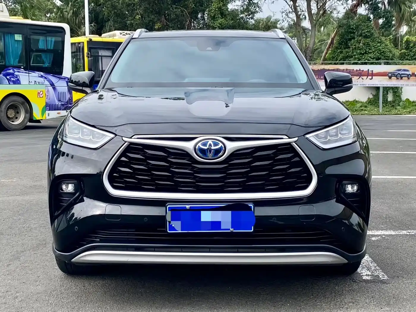 Toyota Highlander 2022 Model Dual Engine 2.5L 4WD Premium Edition 7-Seater фото 2