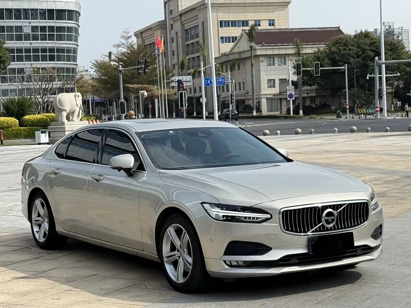 Фото 3 - Volvo S90