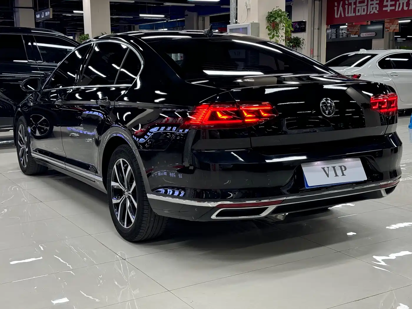 Volkswagen Magotan 2021 330TSI DSG 30th Anniversary Edition фото 7