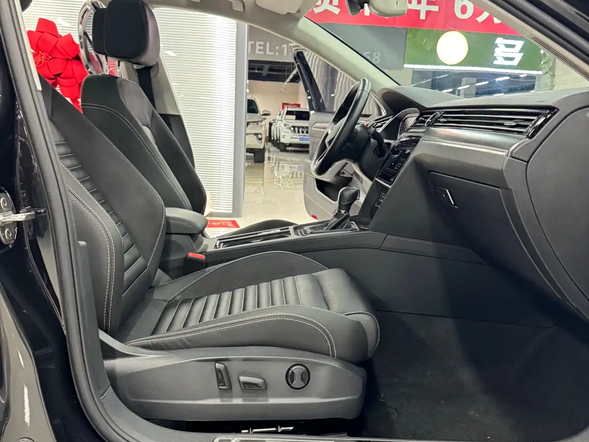 Volkswagen Magotan 2021 330TSI DSG 30th Anniversary Edition фото 17