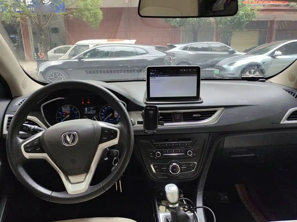 Changan Yuexiang V7 2017 2016 1.6L Manual Le Shang (China IV)