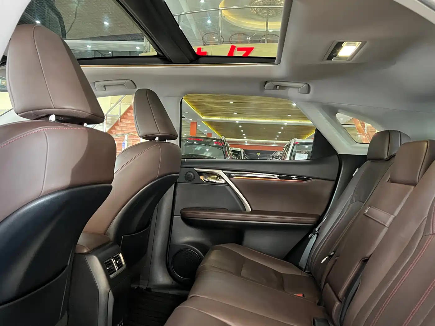 Lexus RX 2020 Facelift 300 AWD Elegance Edition фото 15
