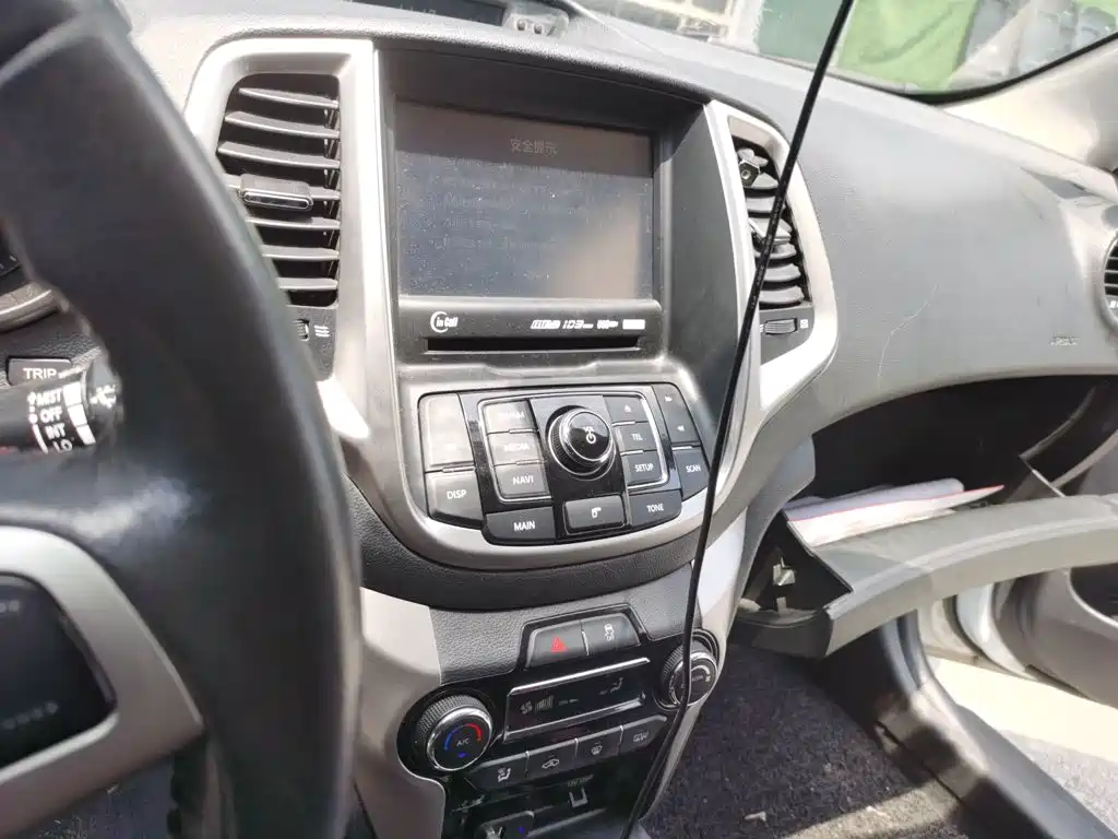 Photo 9 - Changan Eado XT