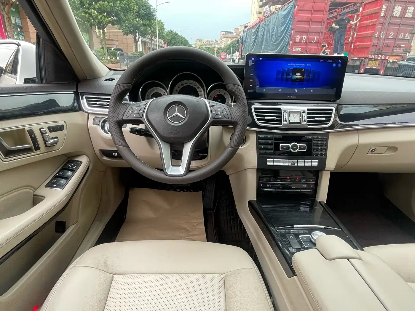 Mercedes-Benz E-Class 2014 E 260 L Sport фото 11