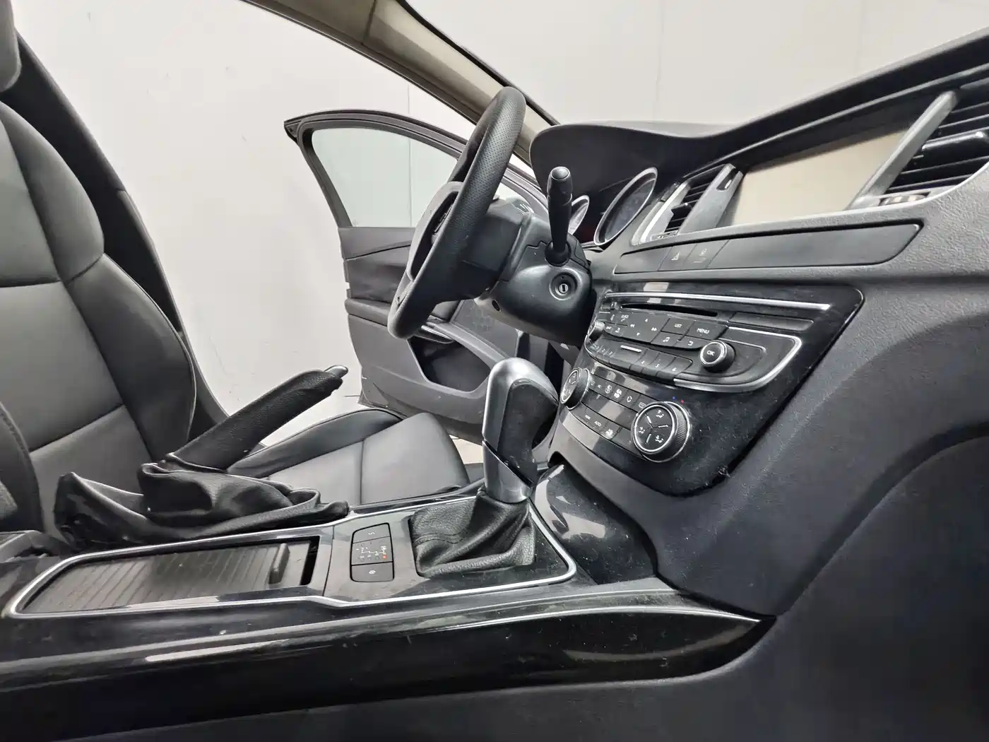 Peugeot 508 2013 2.0L 2nd Anniversary Auto Sunroof Classic Edition фото 15