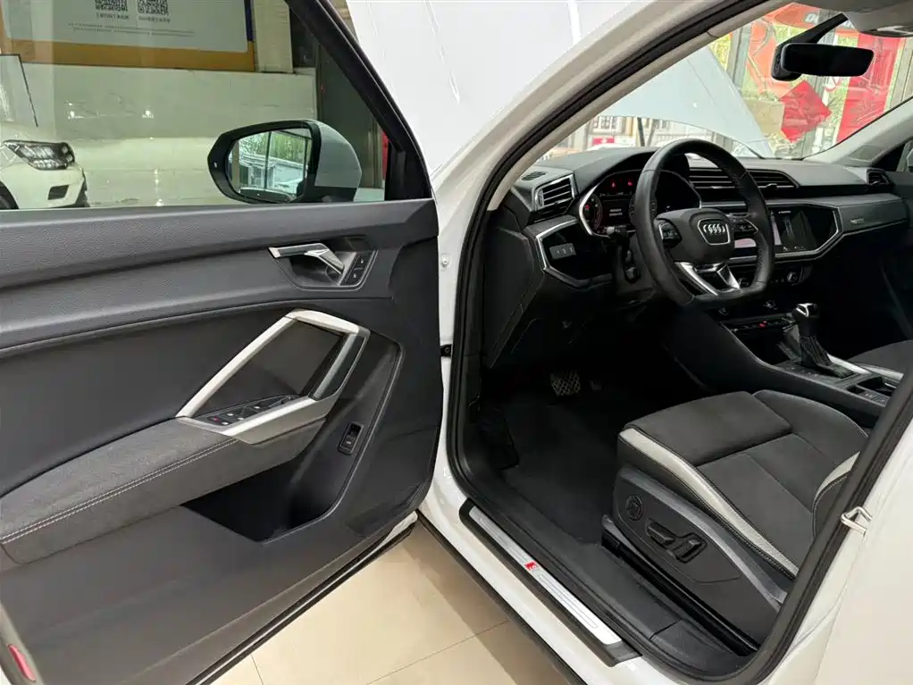 Audi Q3 2022 35 TFSI Fashion Dynamic фото 9