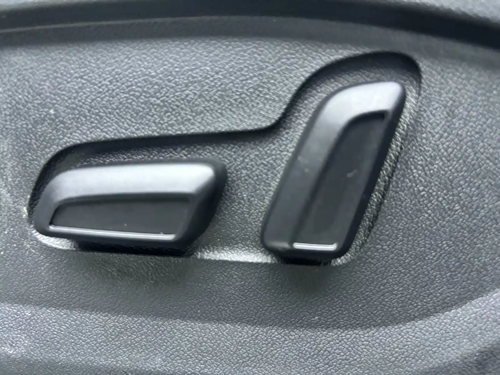 Фото 10 - Audi Q2L