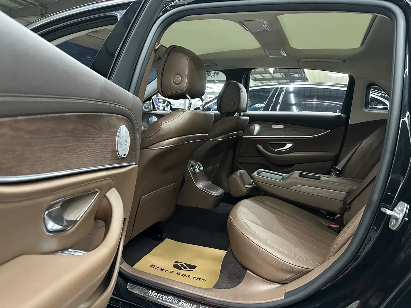 Mercedes-Benz E-Class 2021 E 300 L Fashion фото 6