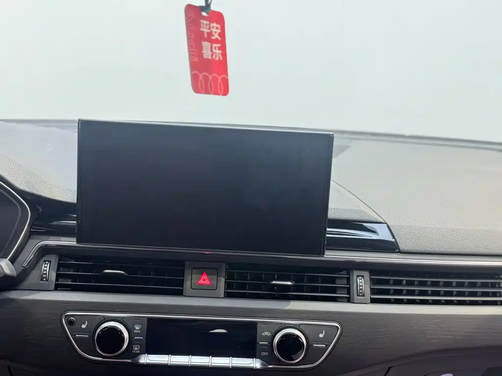 Audi A4L 2025 2024 40 TFSI Luxury Dynamic