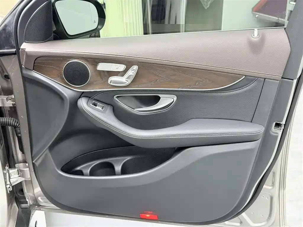 Mercedes-Benz GLC 2020 Facelift GLC 300 L 4MATIC Dynamic фото 16