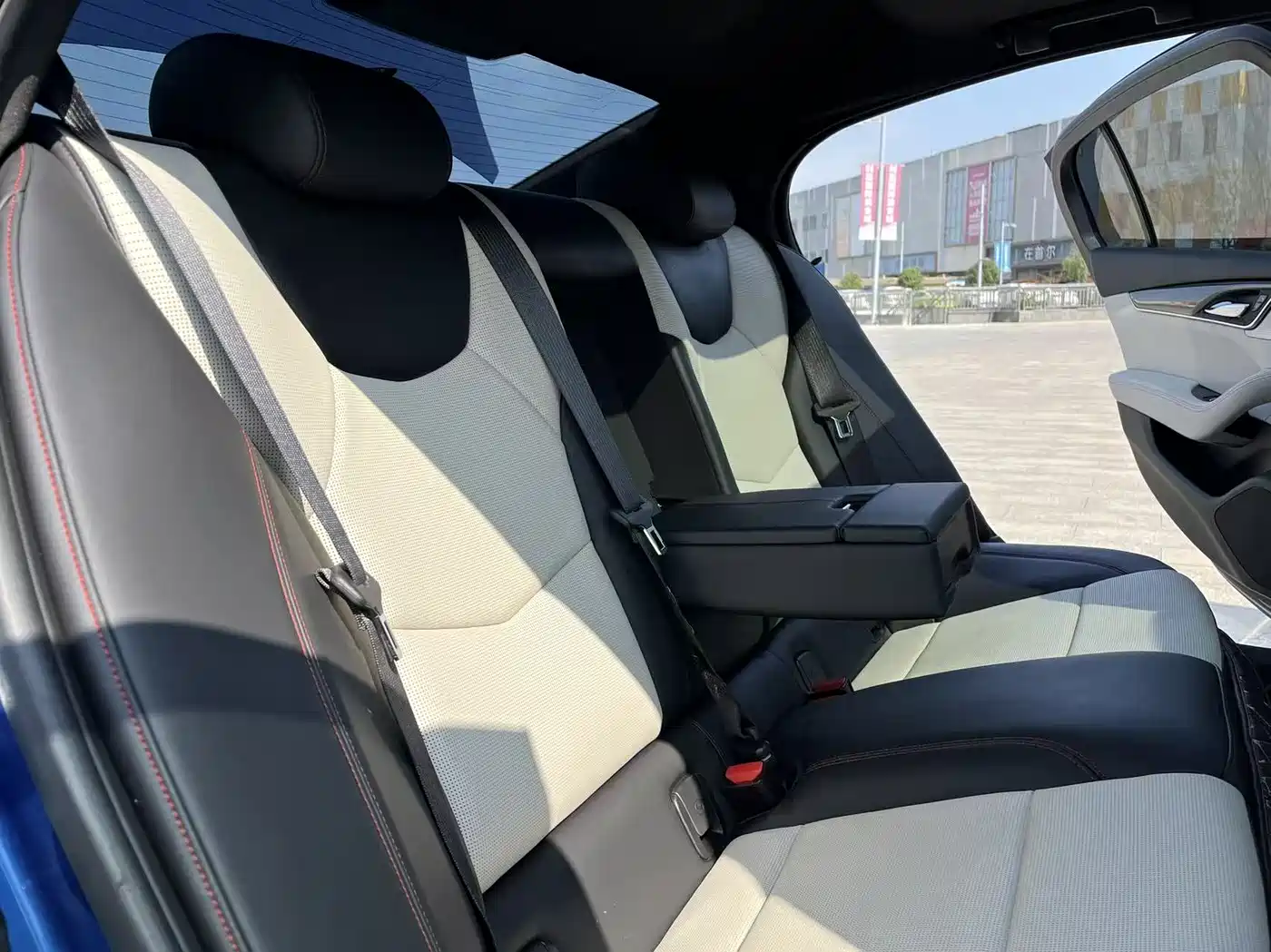 Cadillac CT5 2021 28T Platinum Edition фото 22