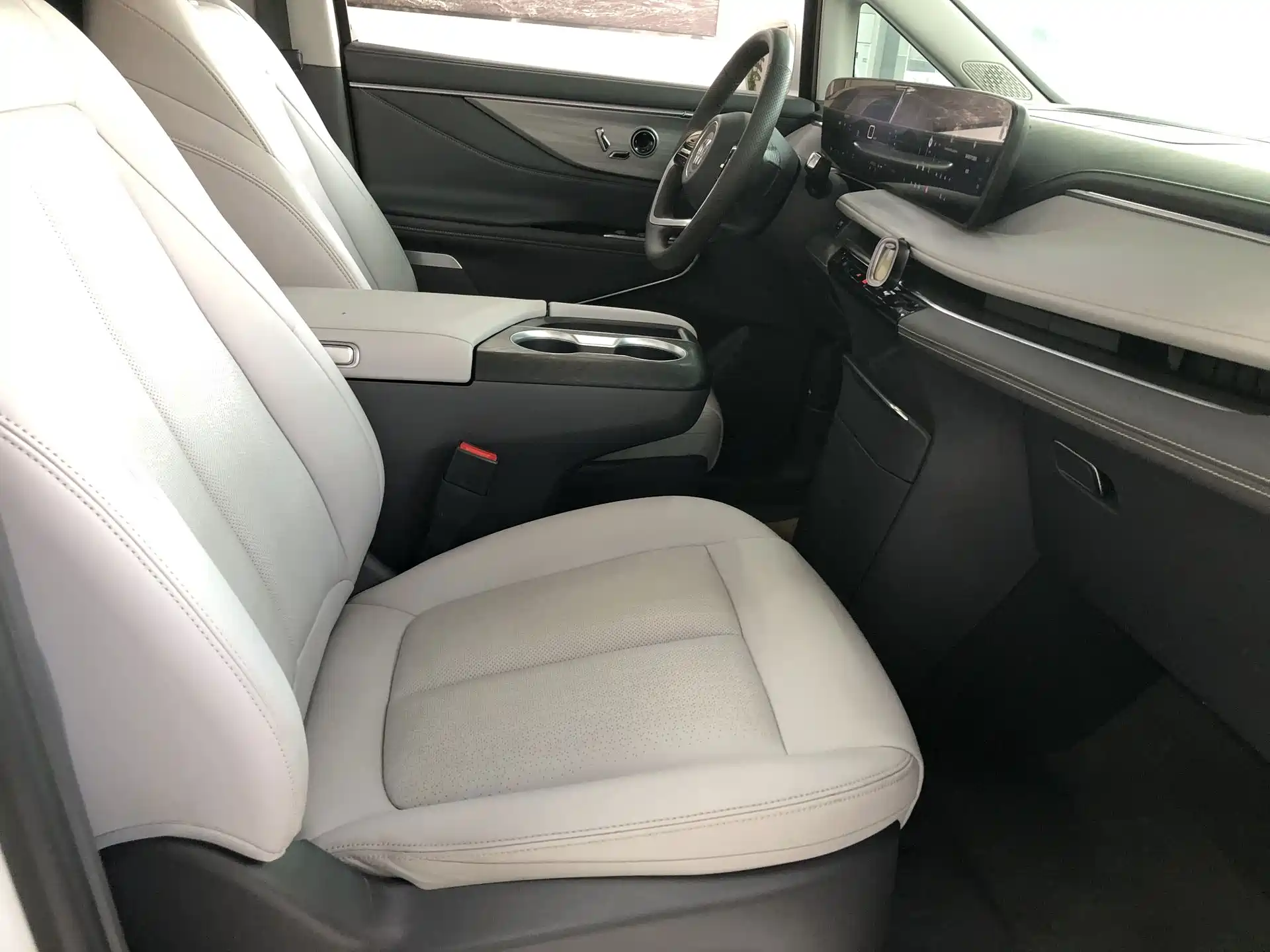Фото 18 - Buick GL8