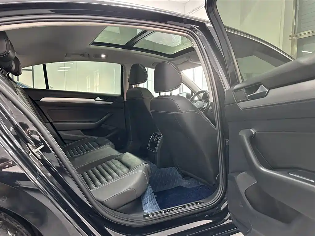 Volkswagen Magotan 2020 280TSI DSG Leading фото 18
