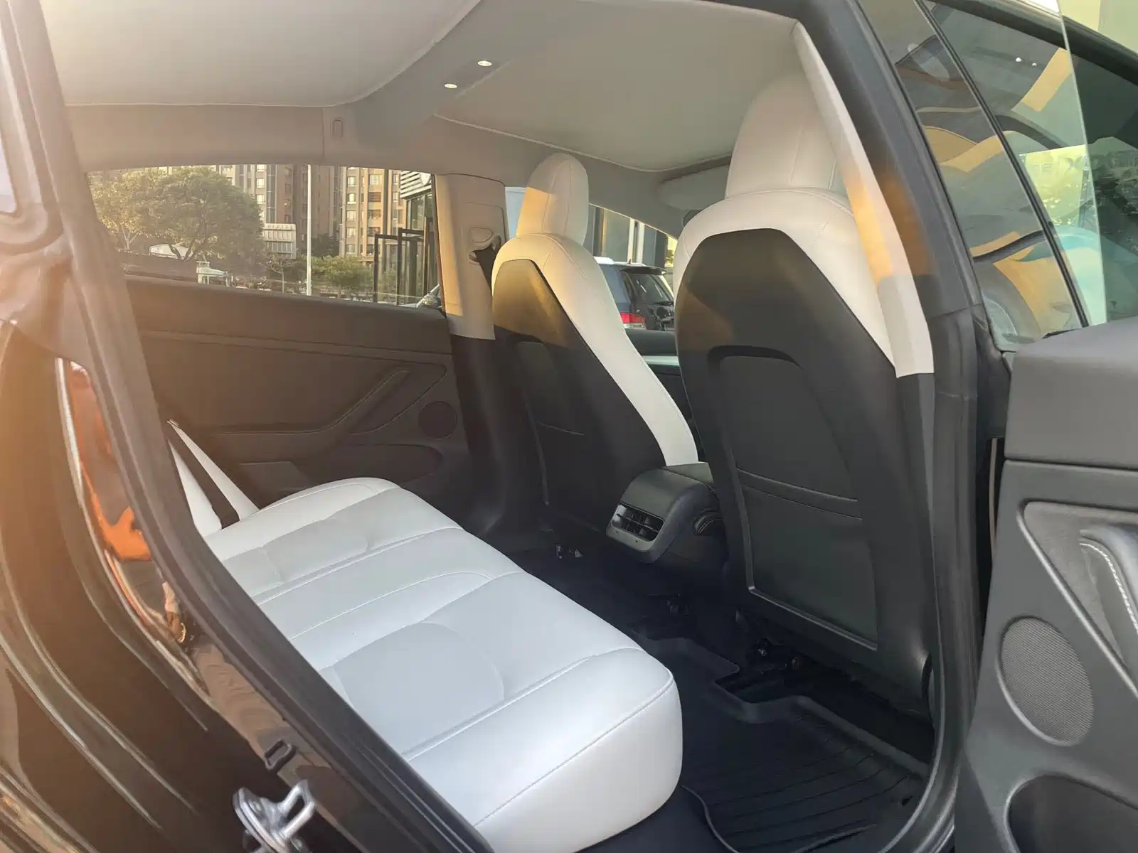 Фото 11 - Tesla Model 3