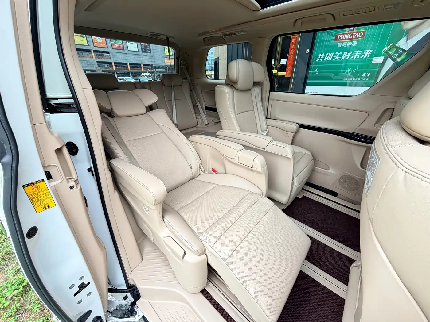 Toyota Alphard фото 11