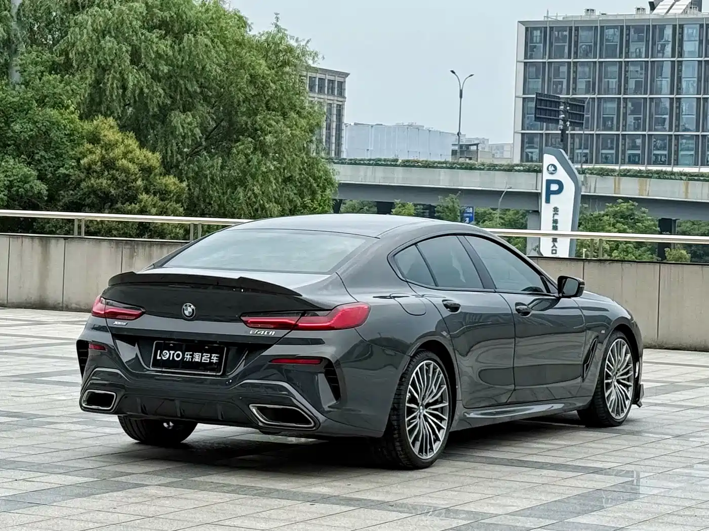 Фото 5 - BMW 8 Series