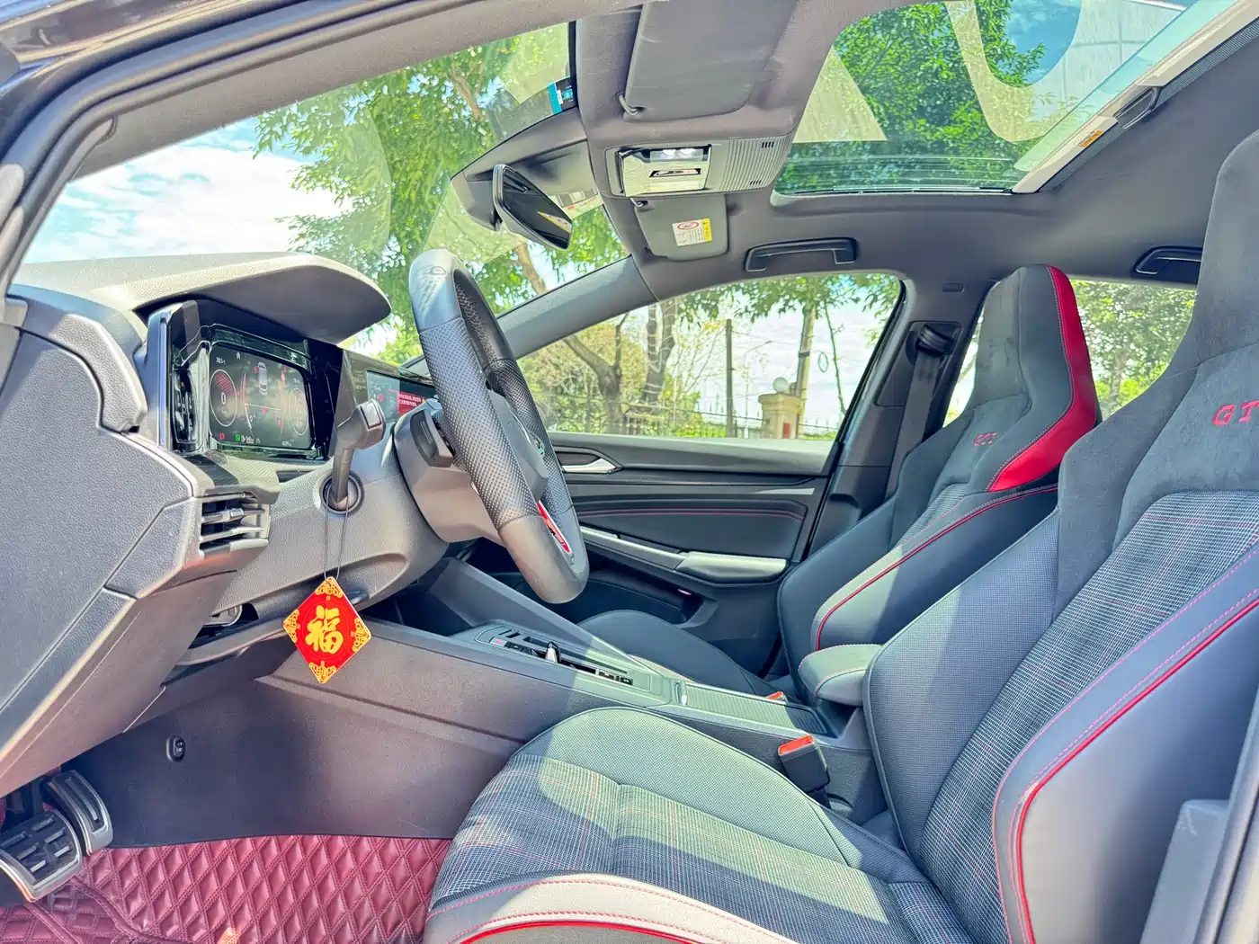 VOLKSWAGEN GOLF GTI