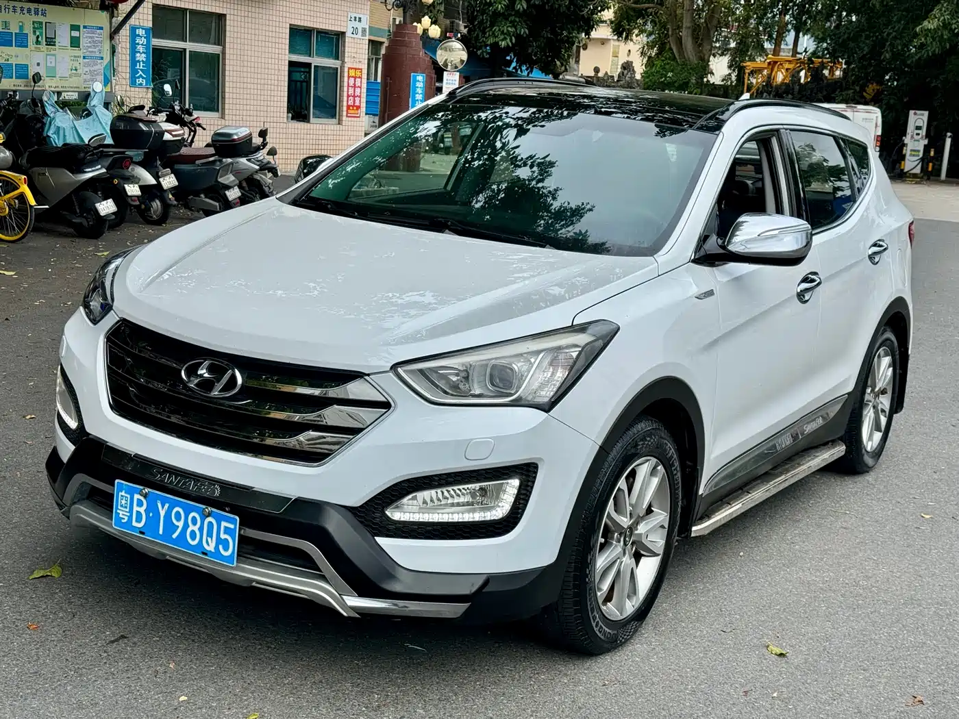 Hyundai Santa Fe 2013 Facelift 2.4L Automatic 4WD Premium