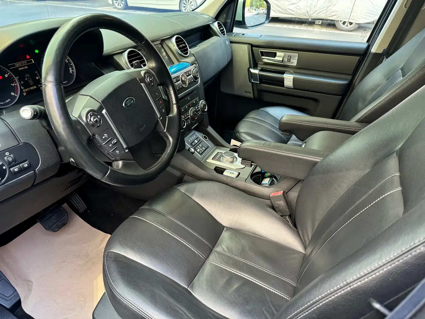 Photo 4 - Land Rover Discovery