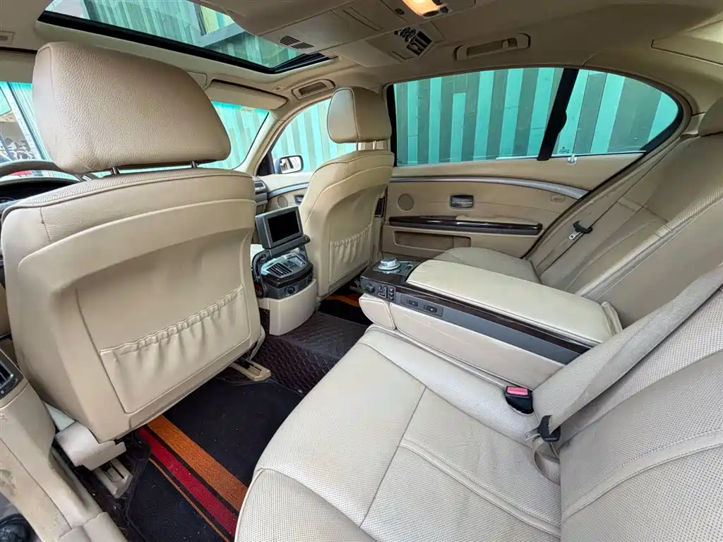 BMW 7 Series 2008 Model 730Li Classic Edition фото 7