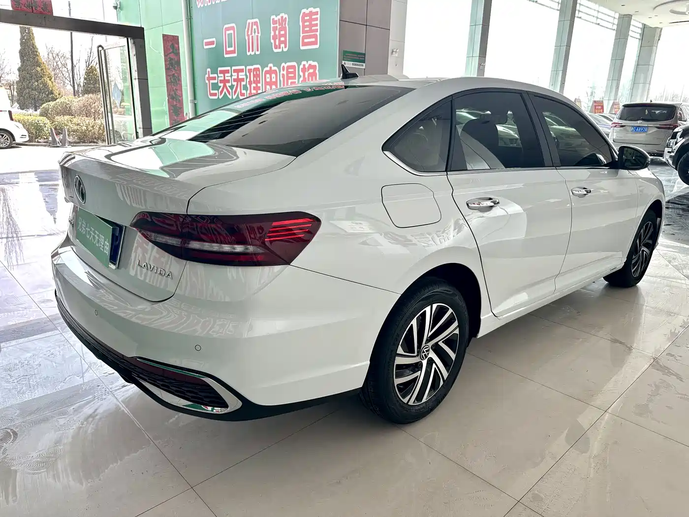 Volkswagen Lavida 2024 Model 1.5L Automatic Starlight 5 Million Edition фото 7