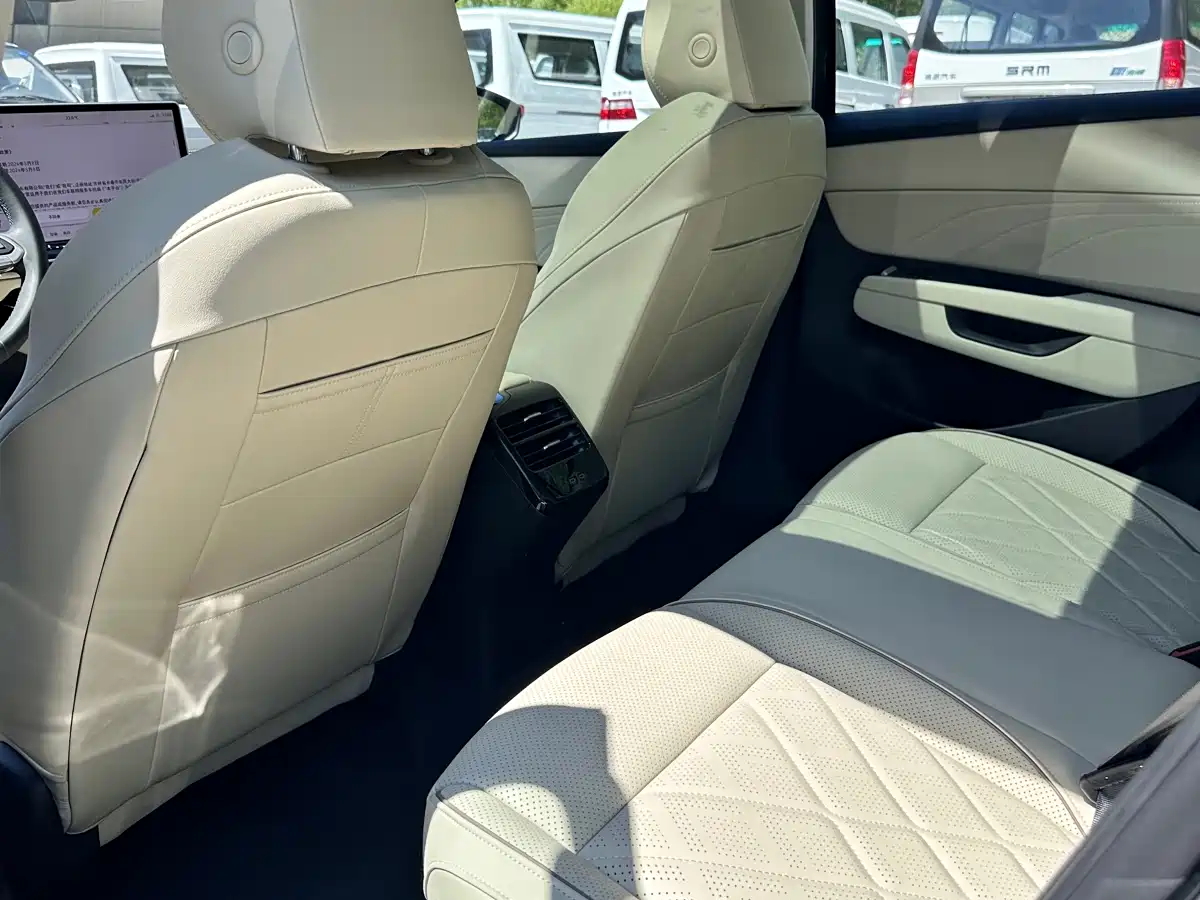 Volkswagen Sagitar 2025 300TSI DSG High-end Model фото 6