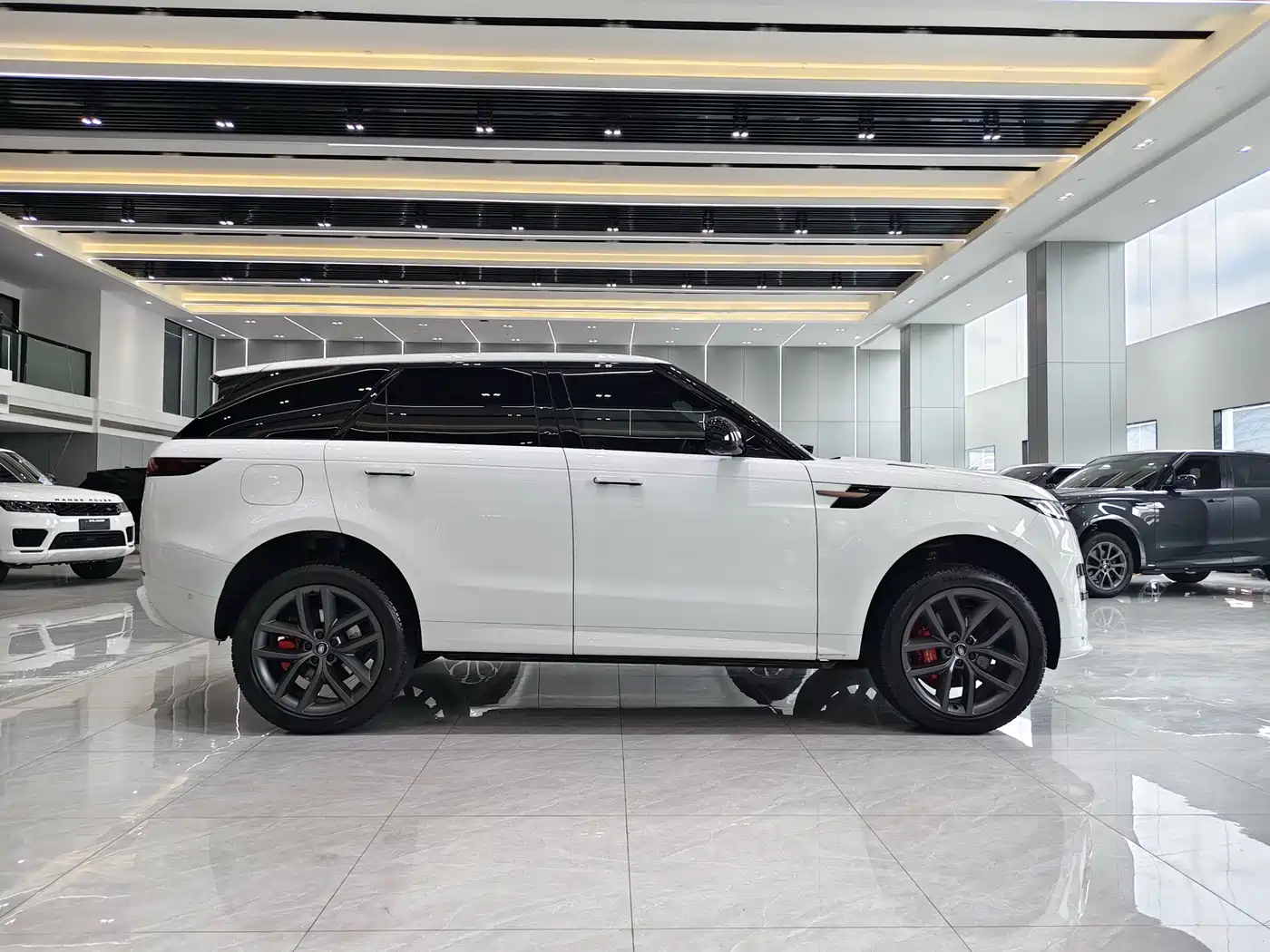 Land Rover Range Rover Sport 2025 400PS Dynamic SE фото 22
