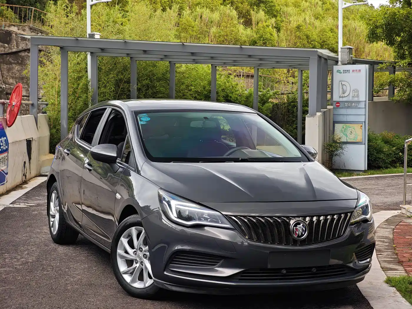 Buick Verano 2016 Hatchback 15S Automatic Leading фото 3