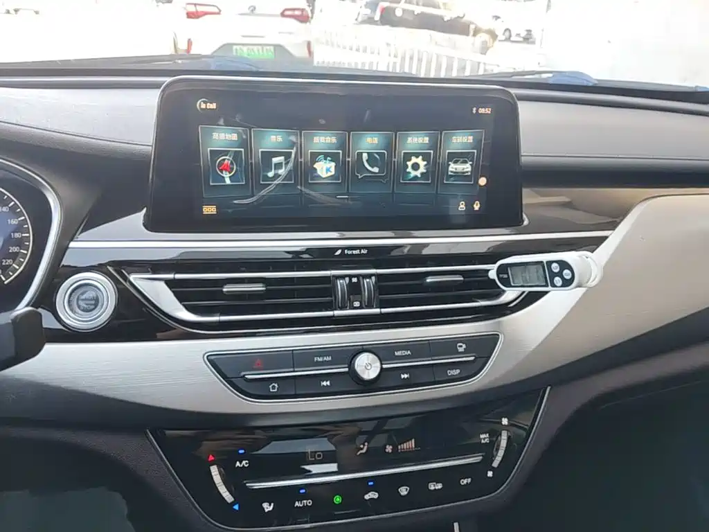 Changan Raeton CC 2018 2018 1.5T Auto Premium Class China V