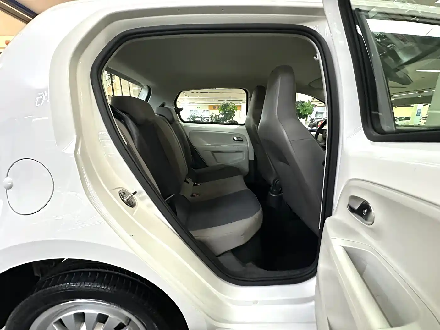 Фото 19 - Volkswagen up!